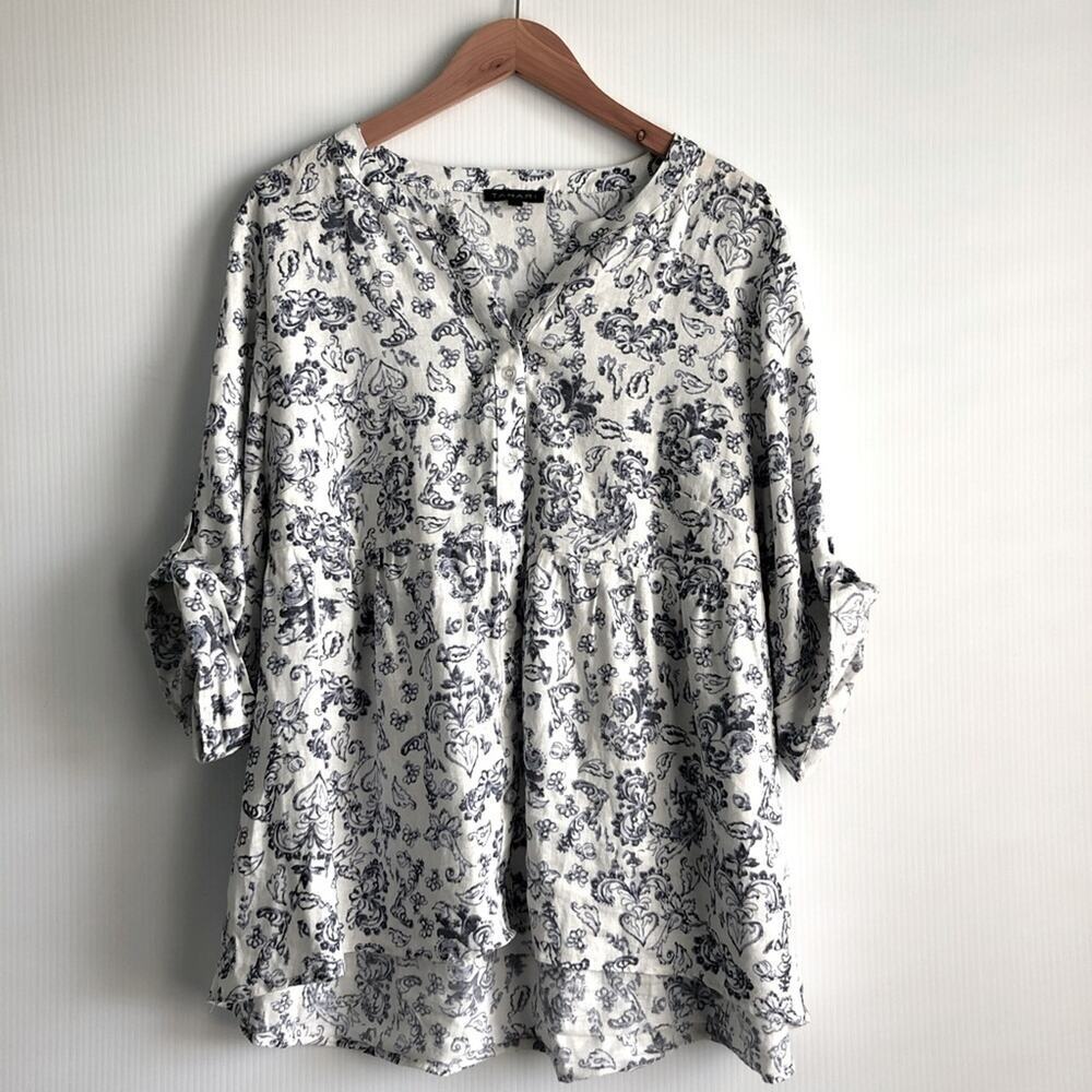 Tahari paisley linen blend top blue & white print size 1X flowy top button front